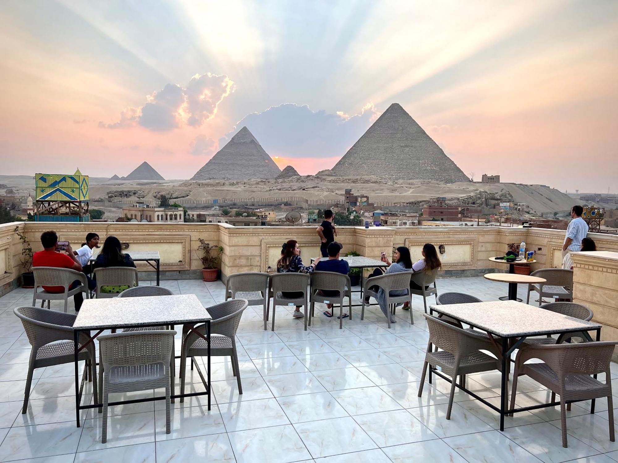 Moses Pyramids Inn Kafret el-Gabal Eksteriør billede